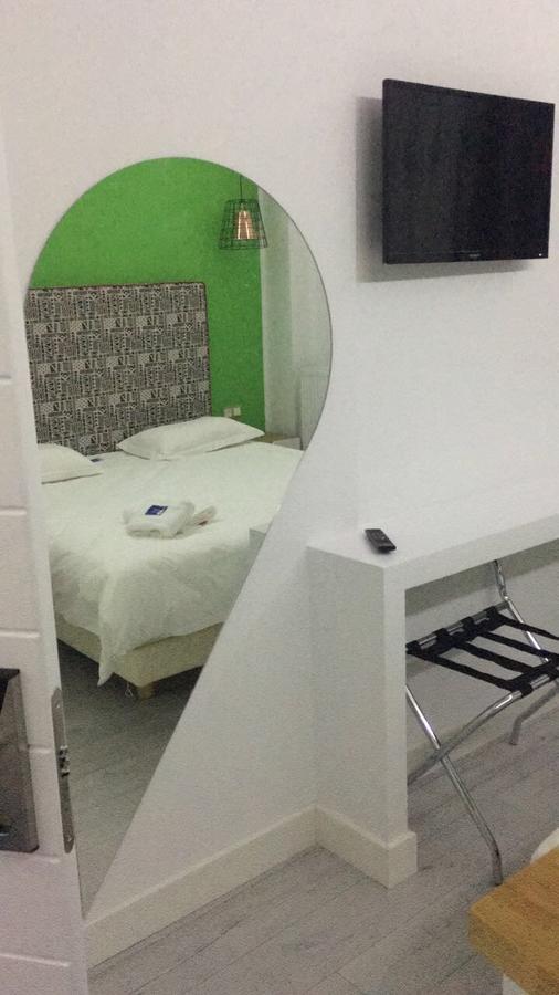White Bottle Superior Apartments Салоники Экстерьер фото